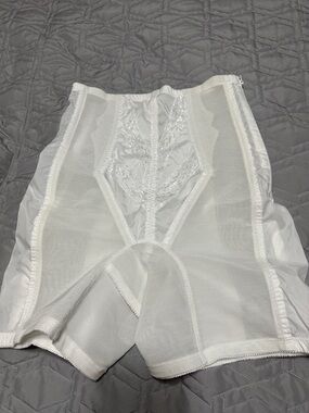 Sz 2x/34⭐️Rago White Extra Firm High Waist Long Leg Shaper. See Size Chart